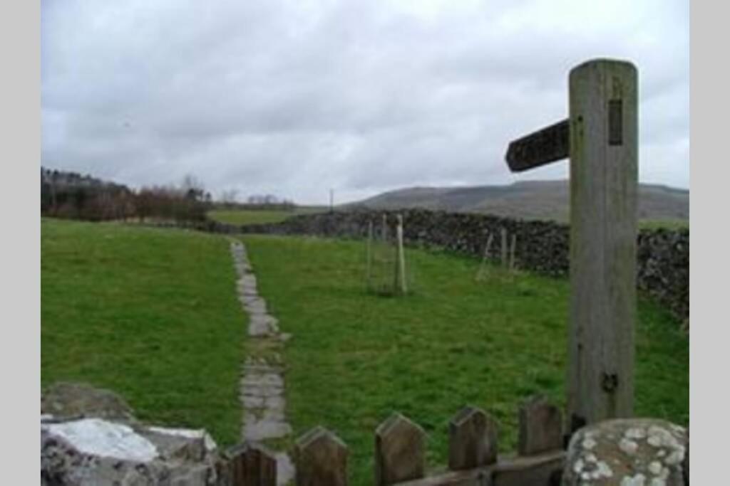 5 Star Cottage On The Green With Log Burner - Dog Friendly Austwick Extérieur photo