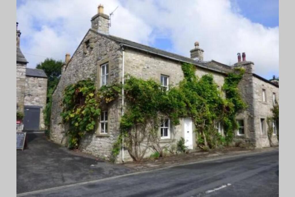 5 Star Cottage On The Green With Log Burner - Dog Friendly Austwick Extérieur photo