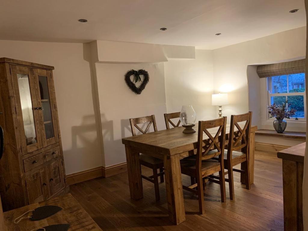 5 Star Cottage On The Green With Log Burner - Dog Friendly Austwick Extérieur photo