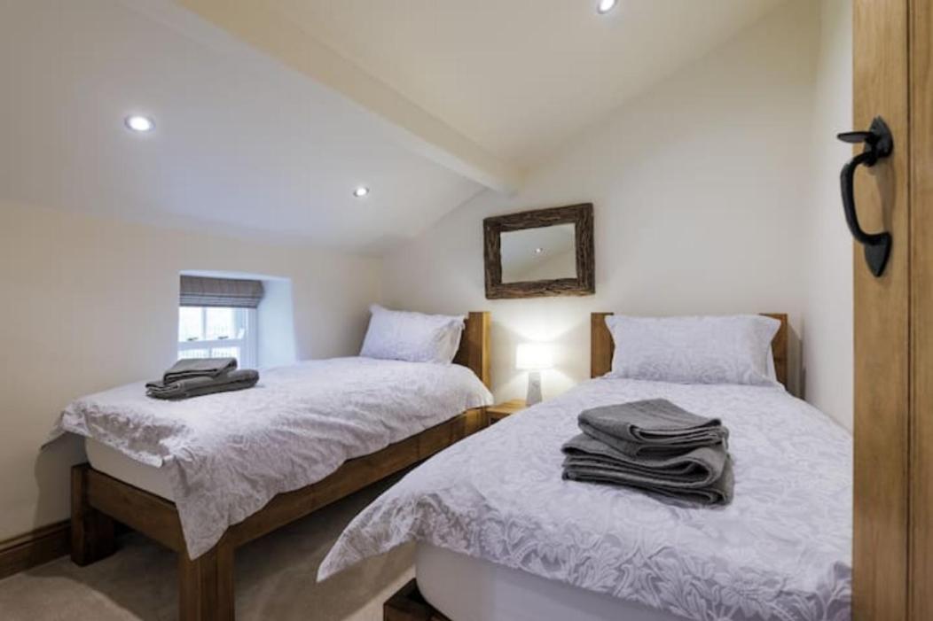 5 Star Cottage On The Green With Log Burner - Dog Friendly Austwick Extérieur photo